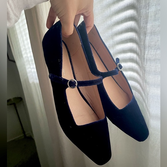 Chinese Laundry Shoes - LIKE NEW midnight blue Mary Jane pointed ballet flats from Chinese Laundry
